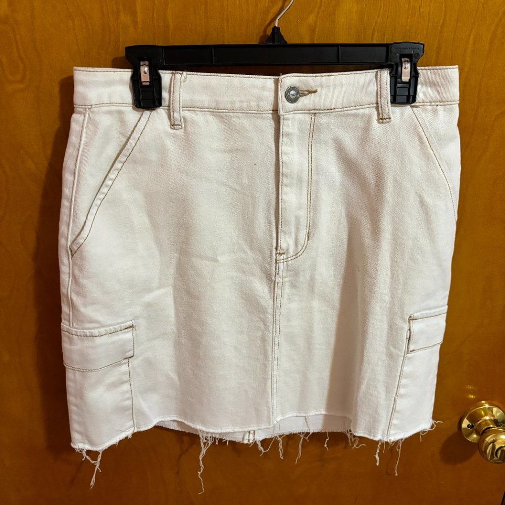 Hollister Ultra High Rise White Denim Skirt - Picture 2 of 11